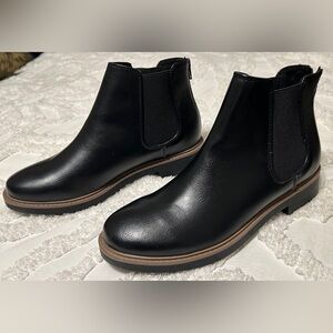 ESPRIT ankle boot. Black Size 8.5. Brand new, never worn